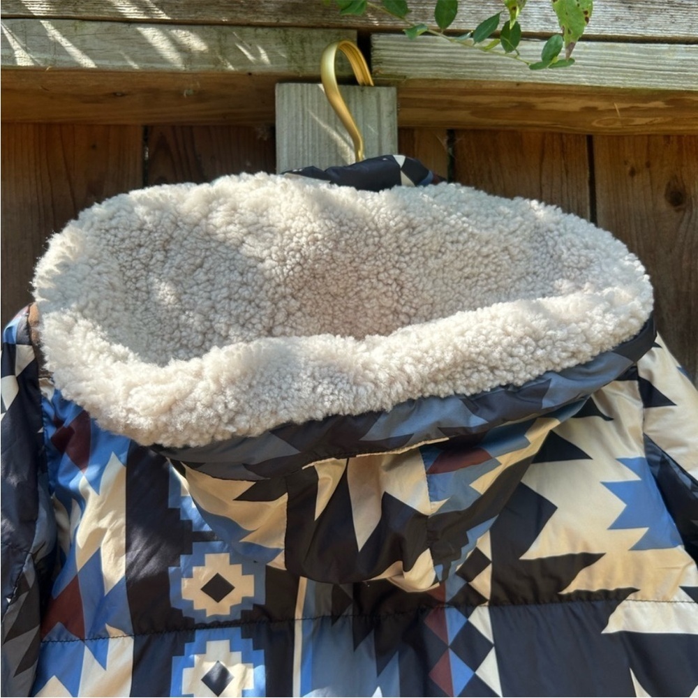 Blast Off Blue Aztec Patterned Men's Puffer Coat - Picture 7 of 13